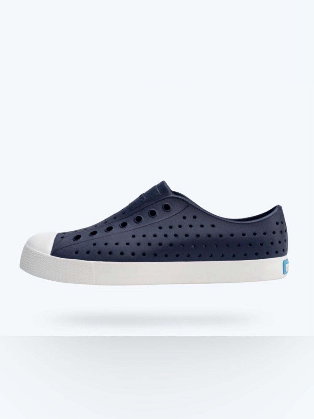NATIVE Jefferson Shoe in Navy and White Men’s 5 Women’s 7